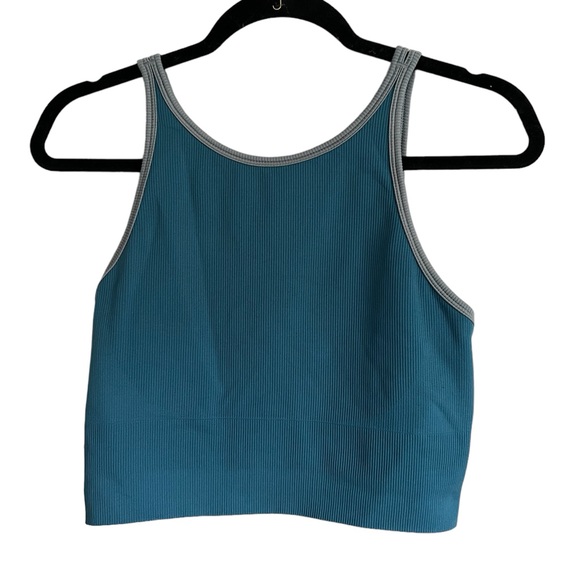 ATHLETA TOP - Picture 1 of 3